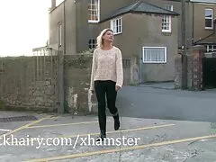 تساءل الجميع عما كانت تفعله سكسي فرنسي فلم أختي في الحمام.